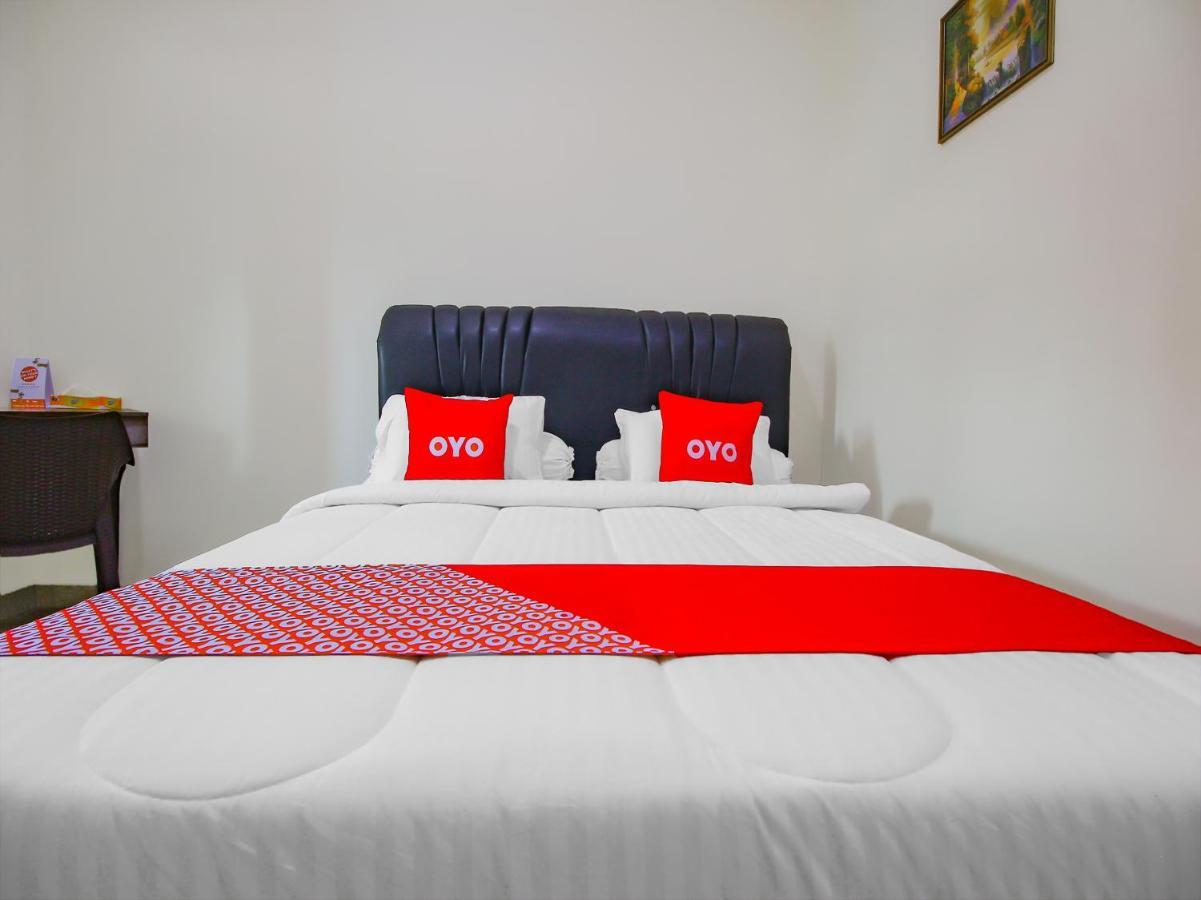 Oyo 90063 Silver Homestay Syariah Perabumulih Eksteriør bilde
