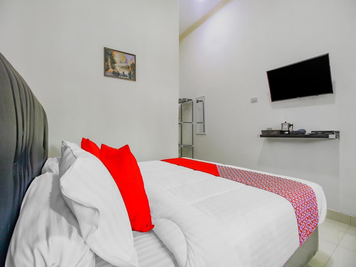 Oyo 90063 Silver Homestay Syariah Perabumulih Eksteriør bilde