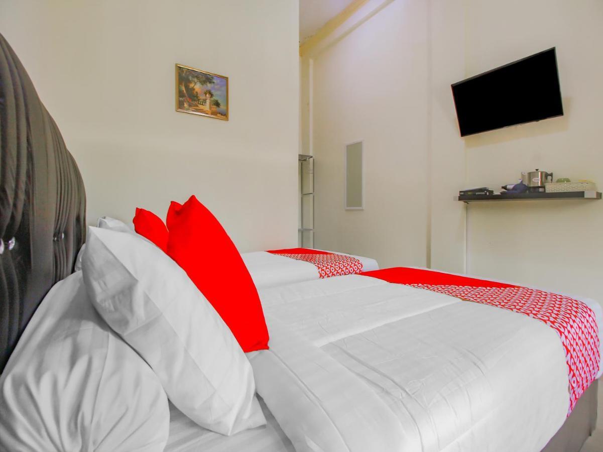 Oyo 90063 Silver Homestay Syariah Perabumulih Eksteriør bilde