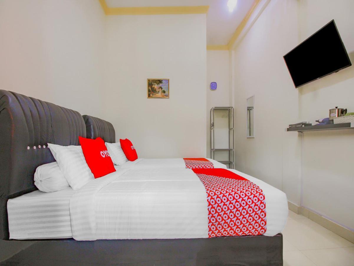 Oyo 90063 Silver Homestay Syariah Perabumulih Eksteriør bilde
